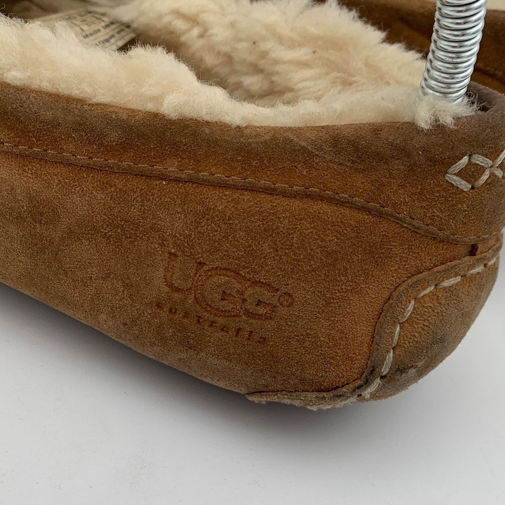 UGG Tan Suede Moccasin Slippers woman’s size 7 - Picture 8 of 13
